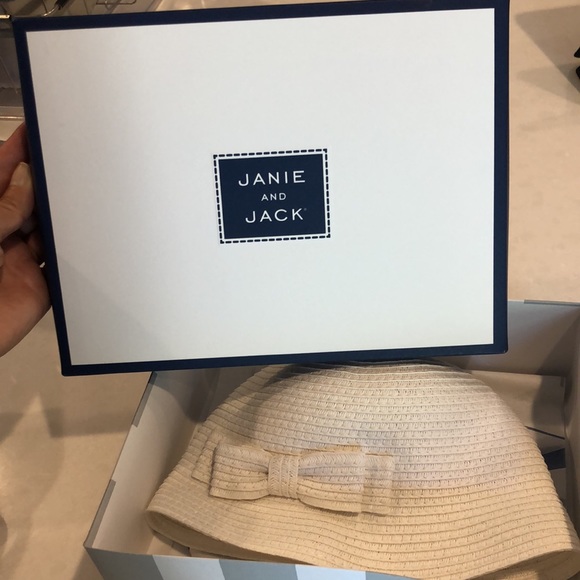 Janie and Jack brand new hat. Size 6-12 months. - Picture 4 of 4